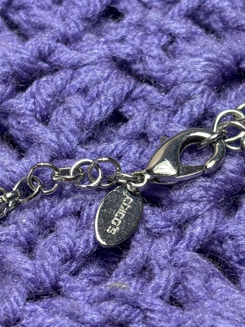 Chico's Plastic Beaded Statement Necklace Teardrop Pendant Silvertone 18-22 inch - Picture 5 of 5
